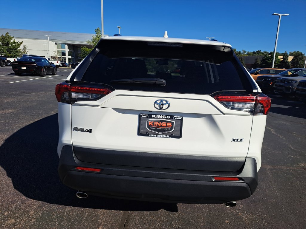 Used 2025 Toyota RAV4 XLE FWD image 4