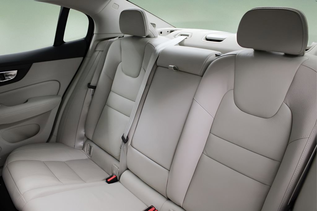 Used 2023 Volvo S60 B5 Plus w/ Climate Package image 26