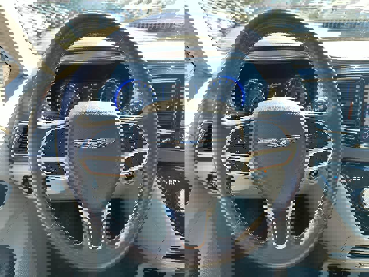 Used 2018 Chrysler Pacifica Touring-L image 28