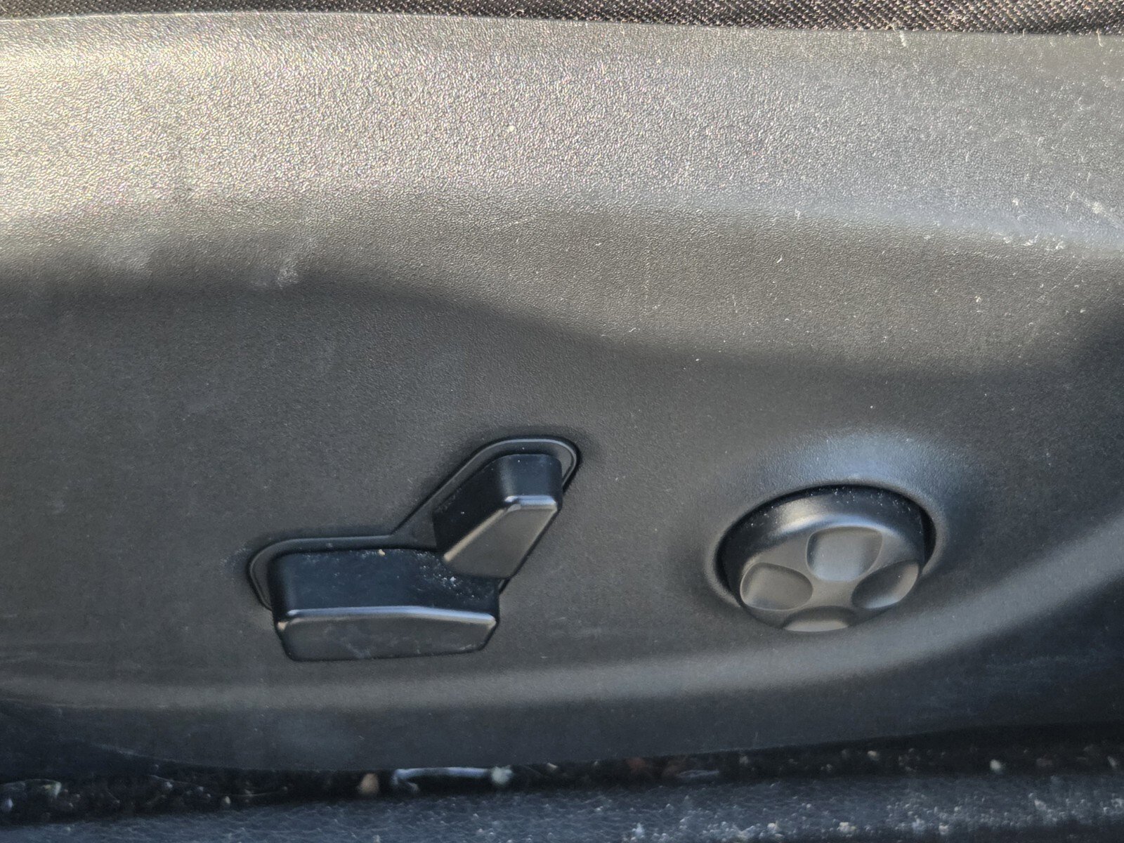 Used 2014 Jeep Cherokee Latitude w/ Comfort/Convenience Group image 16