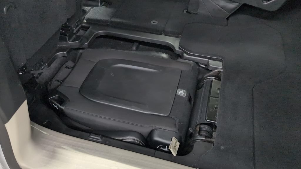 Used 2023 Chrysler Voyager LX FWD image 19