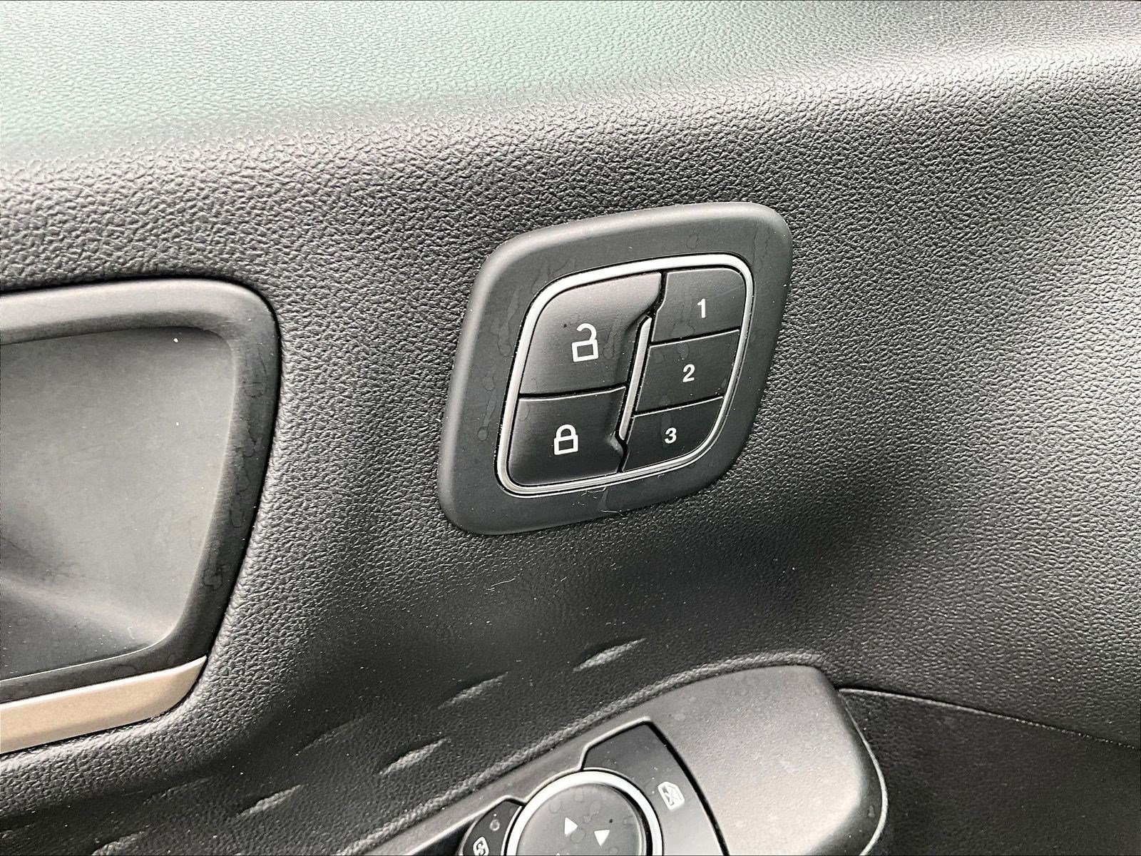 Used 2020 Ford Escape SEL FWD image 38