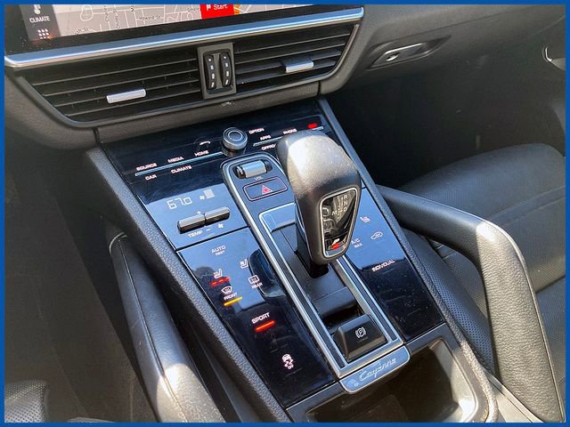 Used 2019 Porsche Cayenne w/ Premium Plus Package image 19