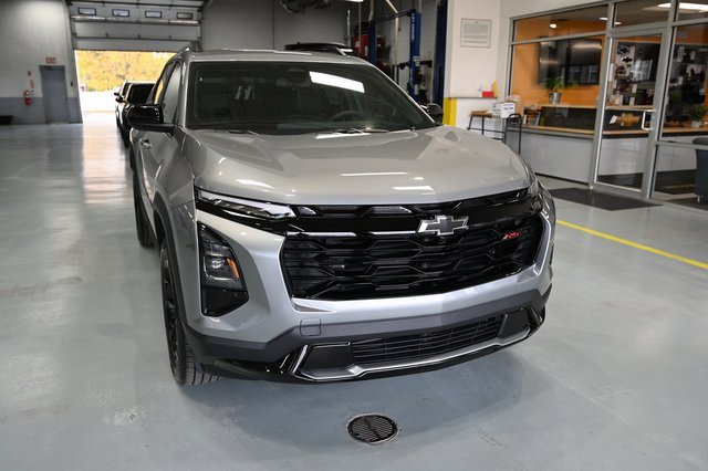 New 2026 Chevrolet Equinox RS w/ Convenience Package III image 3