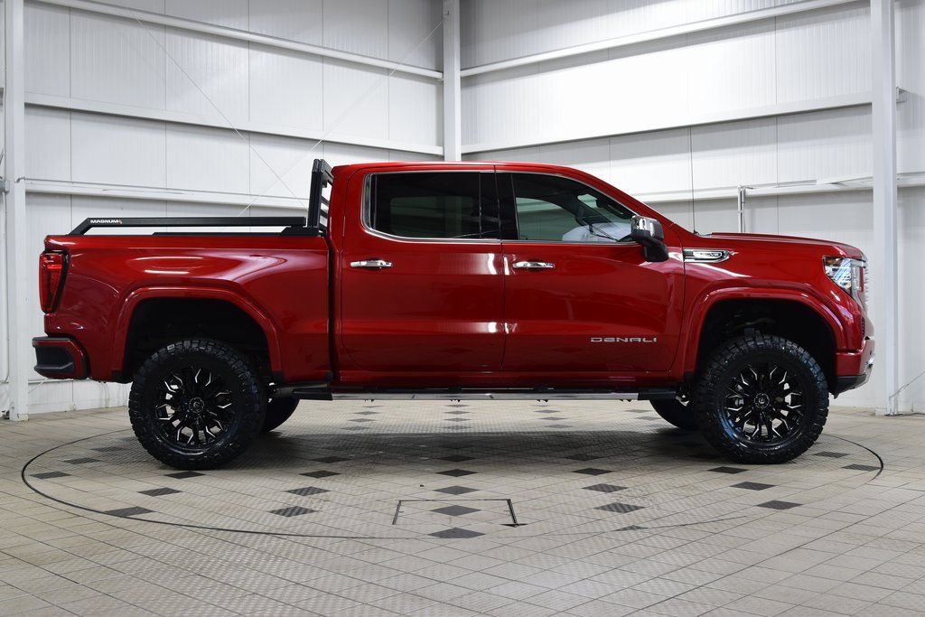 Used 2024 GMC Sierra 1500 Denali w/ Technology Package AWD/4WD image 8