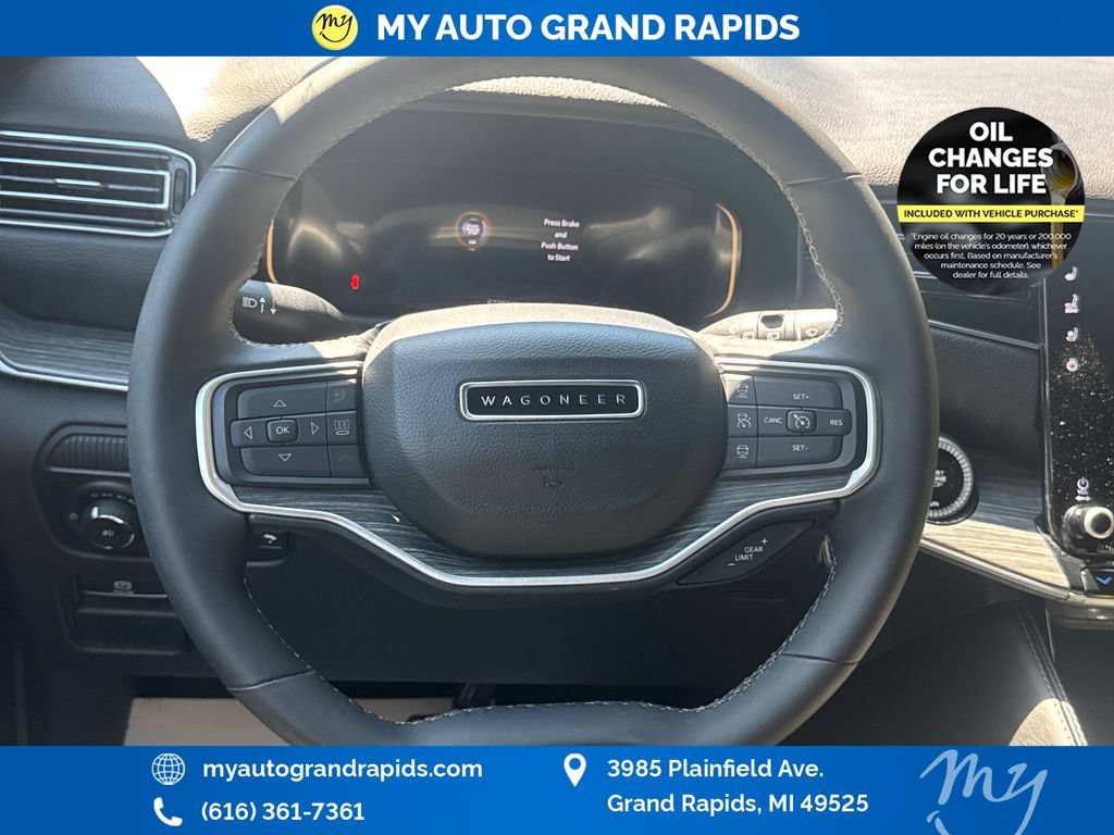 Used 2024 Jeep Wagoneer L Series II w/ Flexible Seating Group AWD/4WD image 14