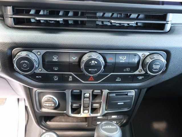 Used 2025 Jeep Gladiator Sport image 28