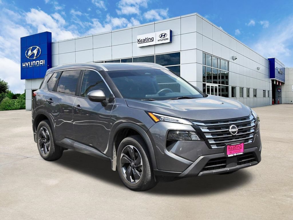 Used 2024 Nissan Rogue SV w/ SV Premium Package FWD image 3