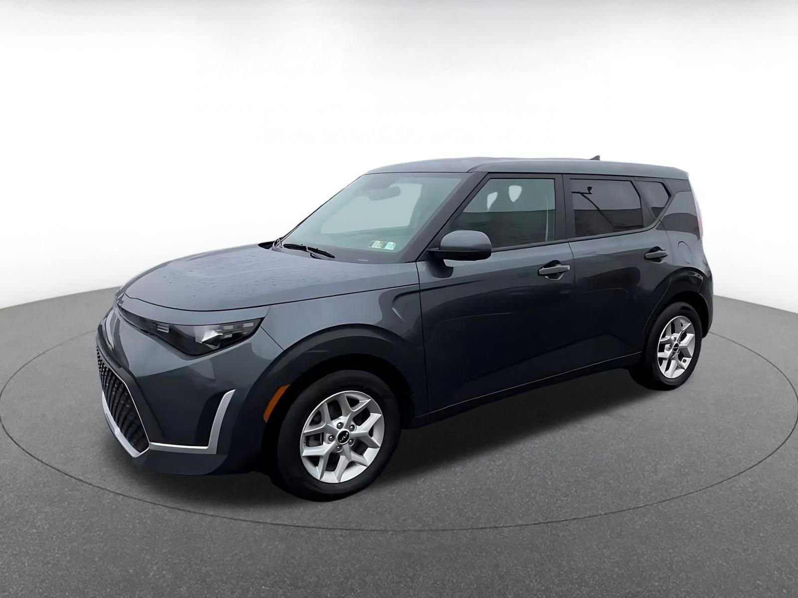 Used 2025 Kia Soul LX w/ LX Technology Package FWD image 7