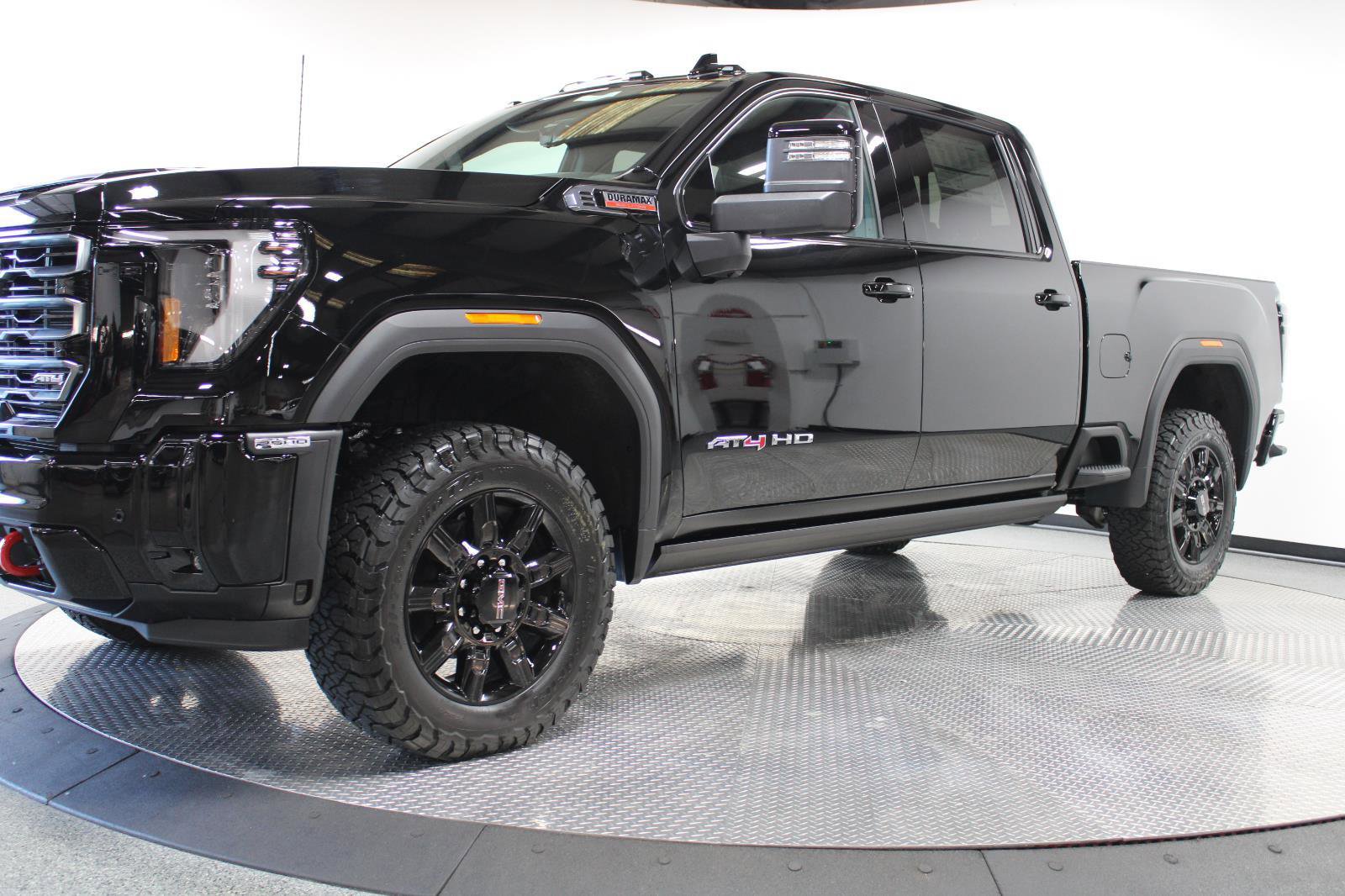 New 2026 GMC Sierra 2500 AT4 w/ AT4 Premium Plus Package AWD/4WD image 4