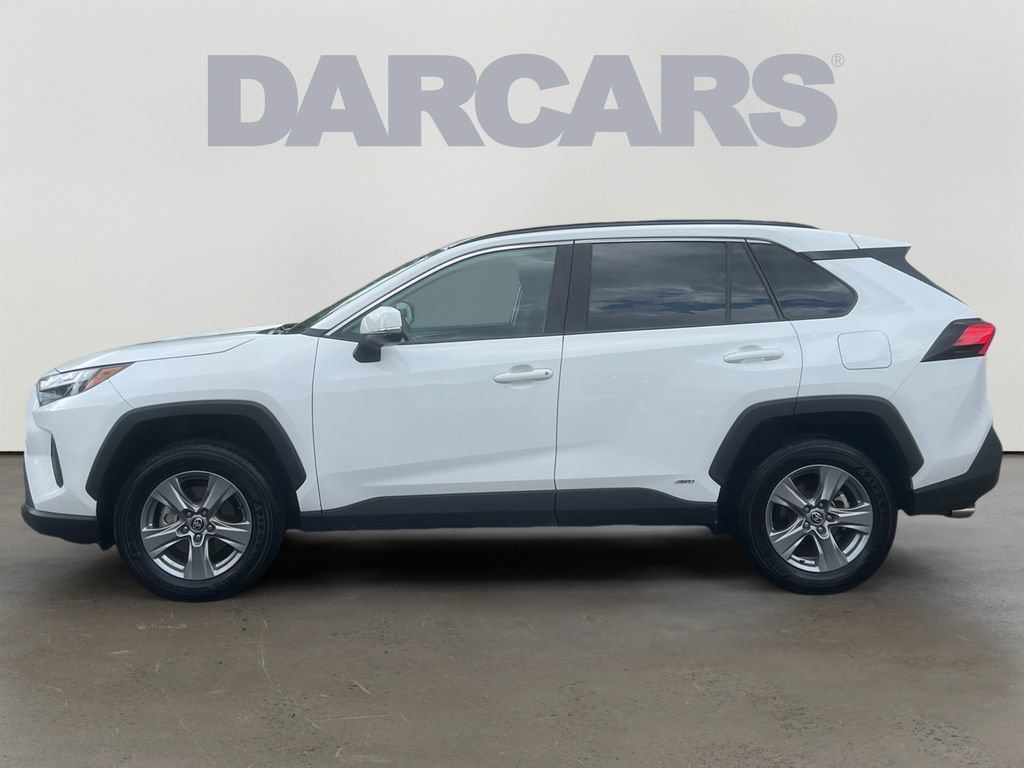 Used 2025 Toyota RAV4 XLE AWD/4WD image 4