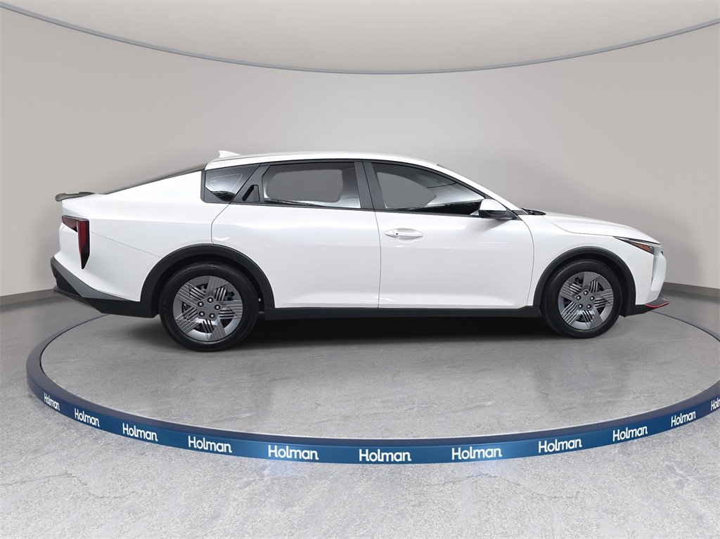 Used 2025 Kia K4 LX image 5