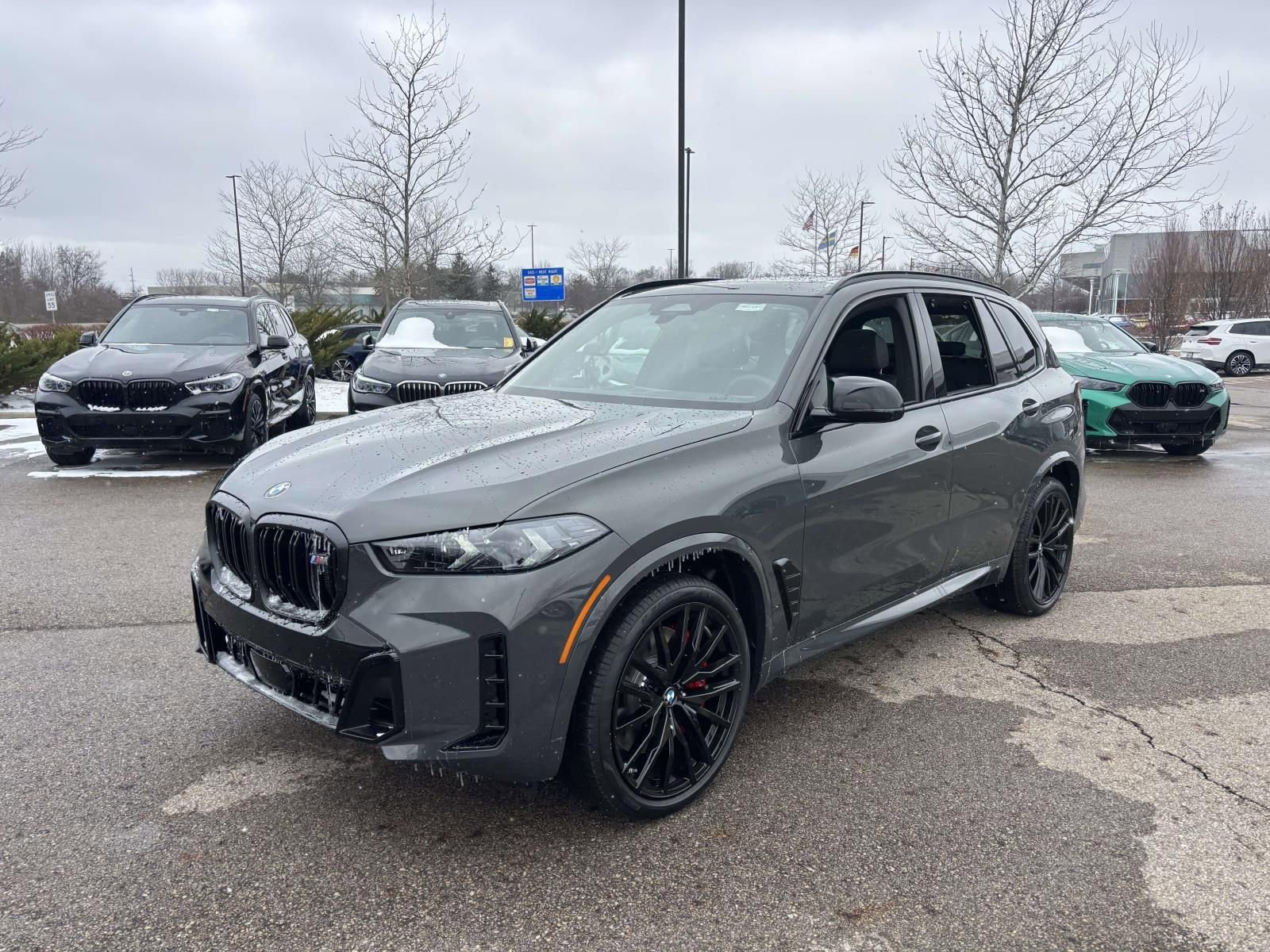 New 2026 BMW X5 M60i w/ Executive Package image 3