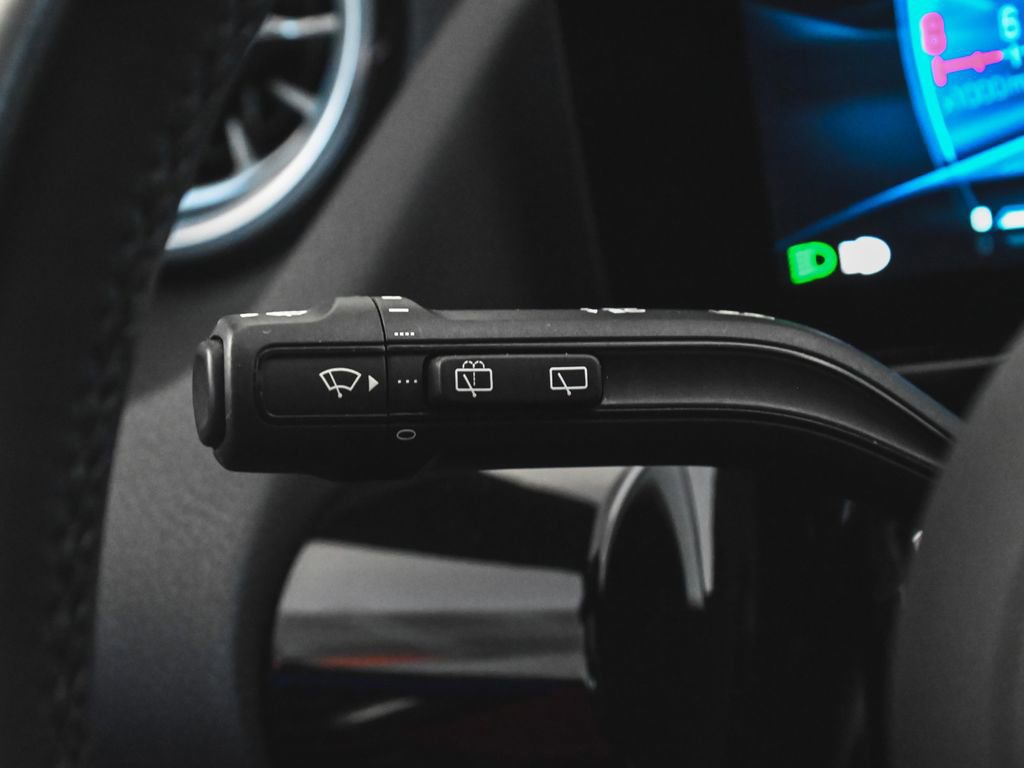 Used 2024 Mercedes-Benz GLA 35 AMG 4MATIC image 31