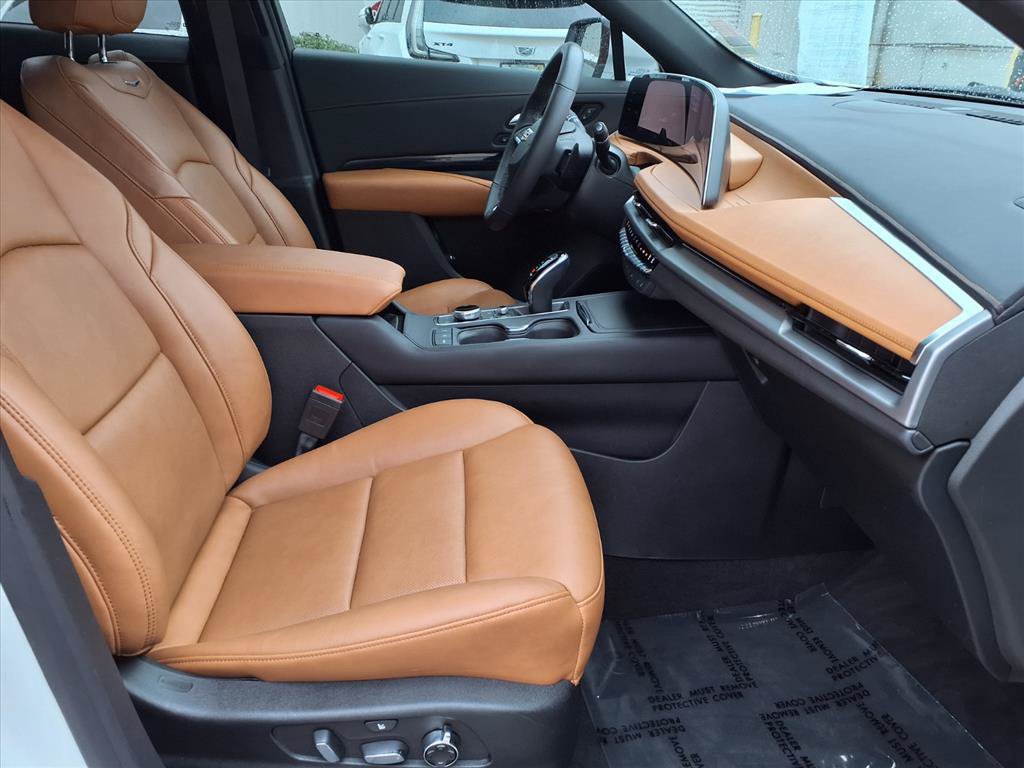 Used 2024 Cadillac XT4 Sport FWD image 9