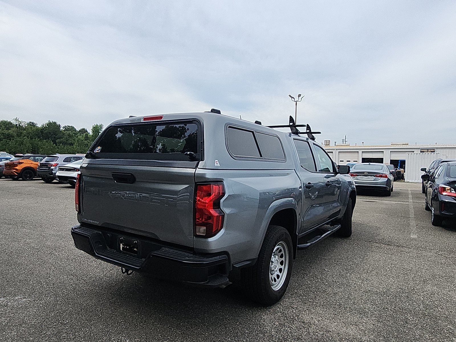 Used 2024 Chevrolet Colorado W/T w/ Technology Package RWD image 5