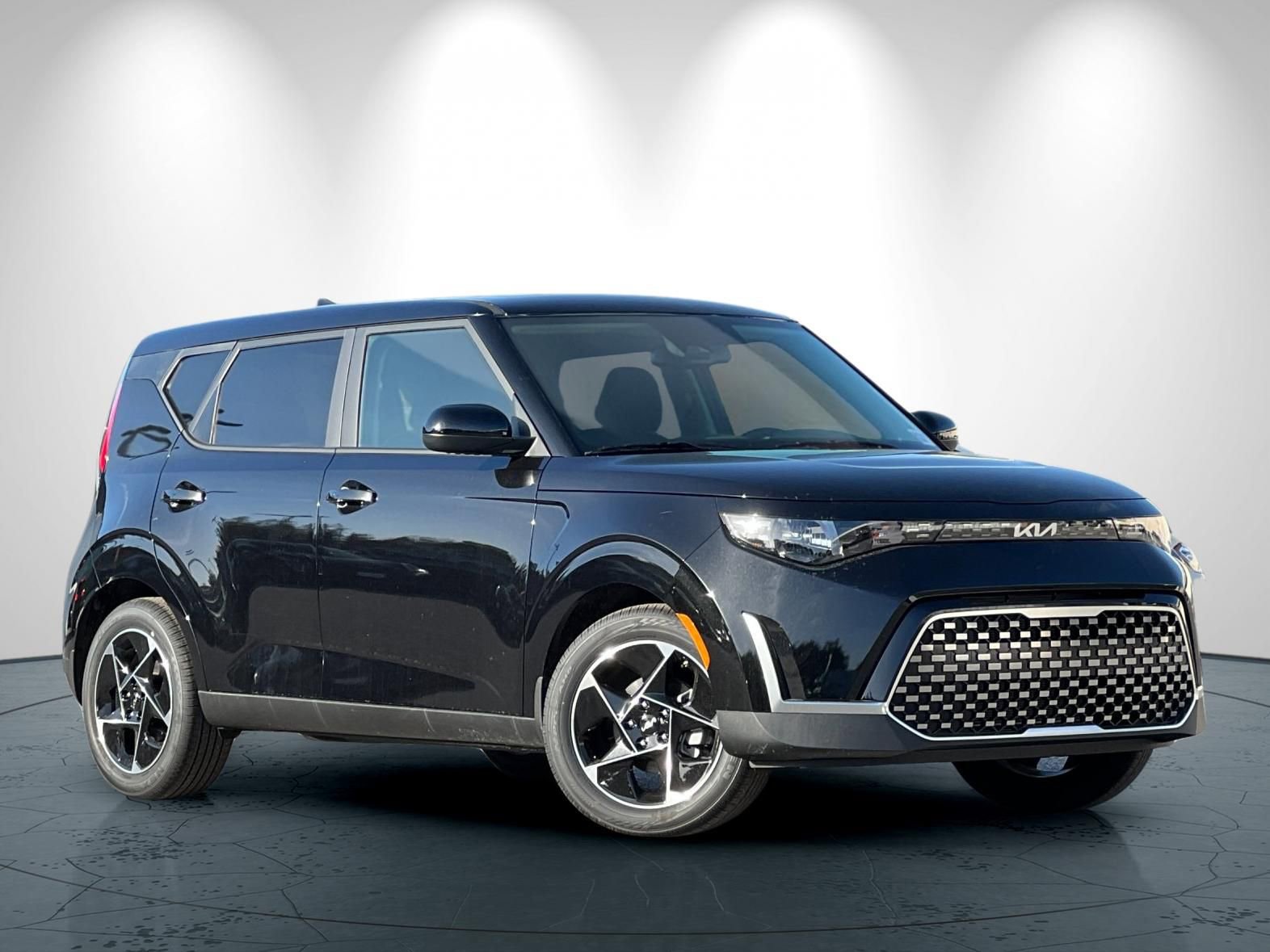 New 2025 Kia Soul EX image 2
