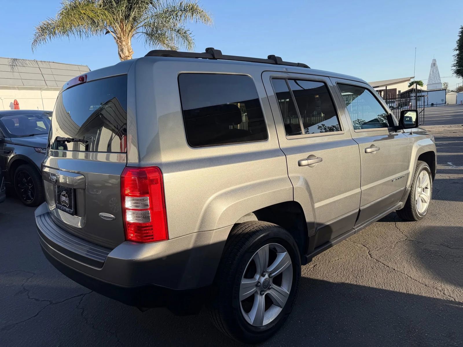 Used 2014 Jeep Patriot Latitude image 18