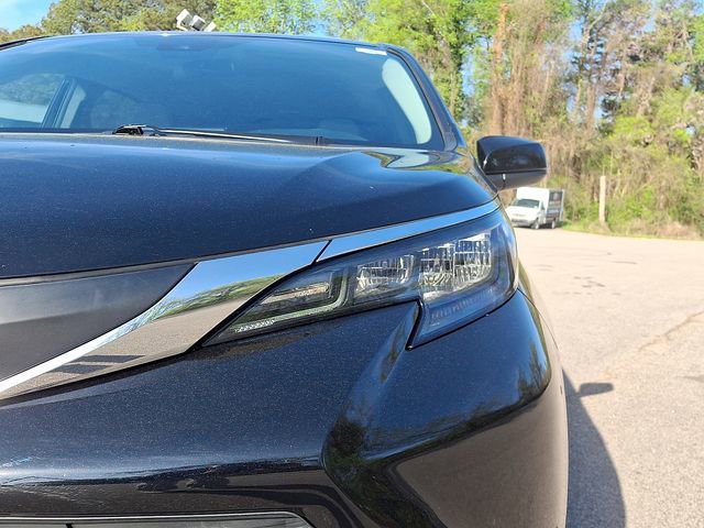 Used 2025 Toyota Sienna LE image 11