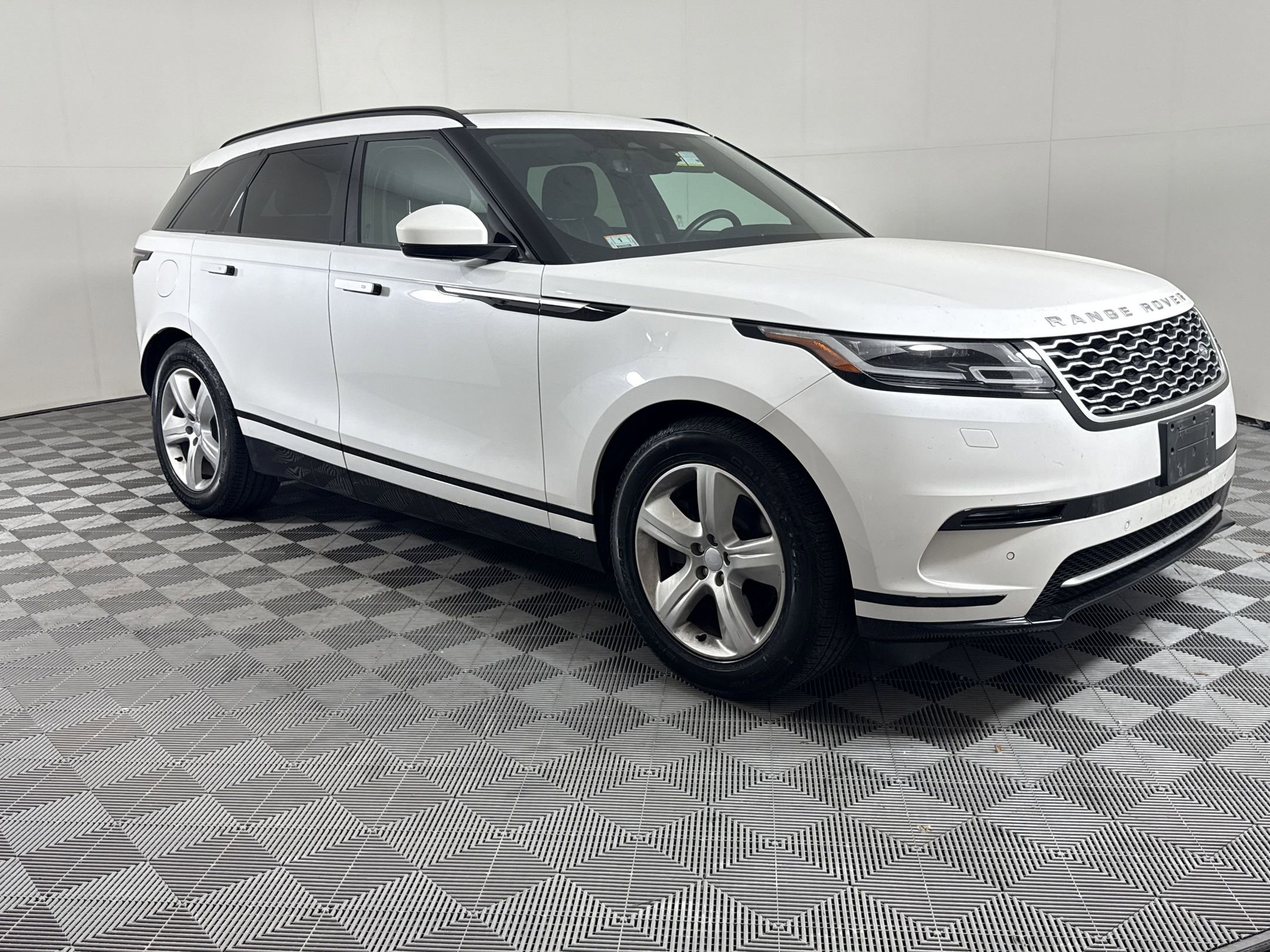 Certified 2023 Land Rover Range Rover Velar S image 8