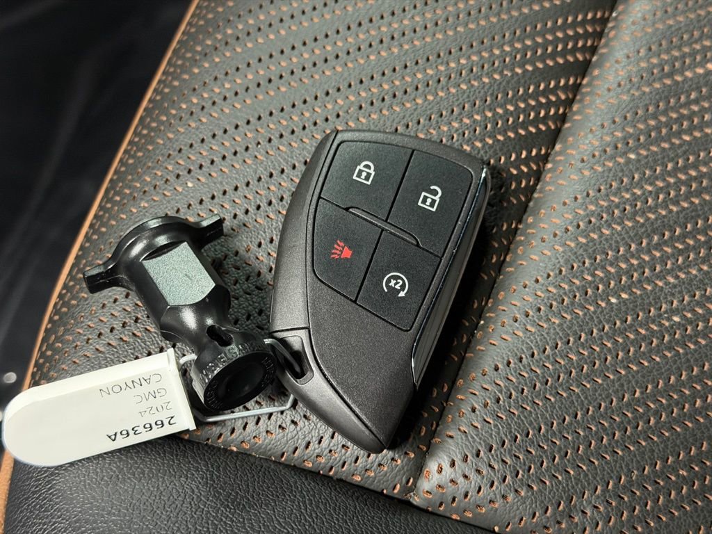 Used 2024 GMC Canyon AT4 w/ AT4 Premium Package image 30
