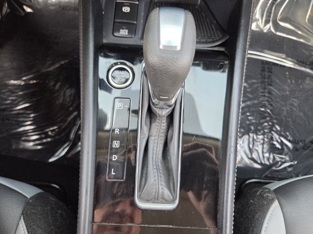Used 2023 Nissan Kicks SR w/ SR Premium Package FWD image 25