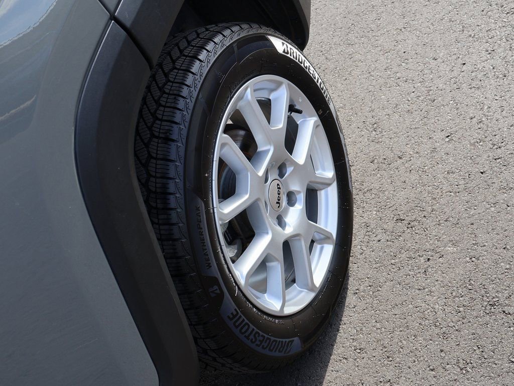 Used 2022 Jeep Renegade Latitude image 32