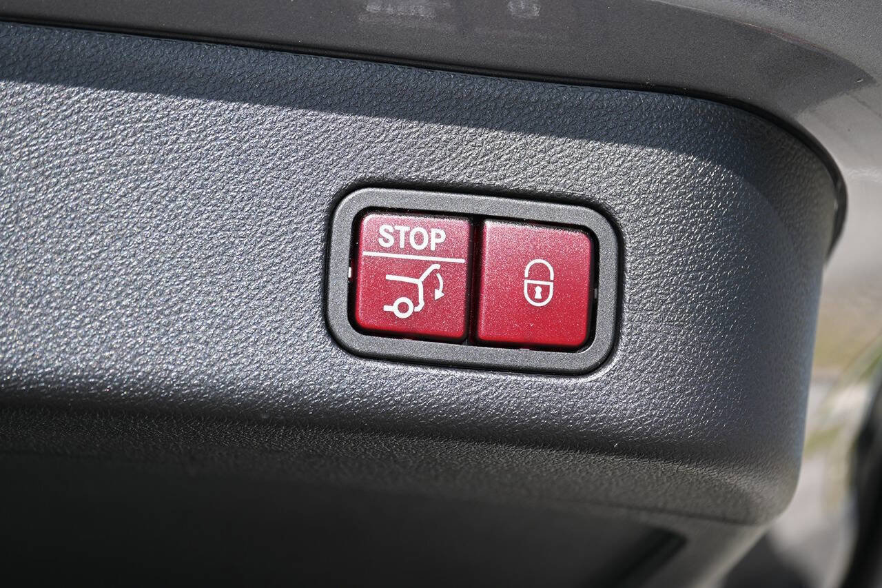 Used 2014 Mercedes-Benz ML 350 4MATIC image 11