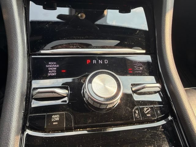 Used 2023 Jeep Grand Cherokee Overland AWD/4WD image 17
