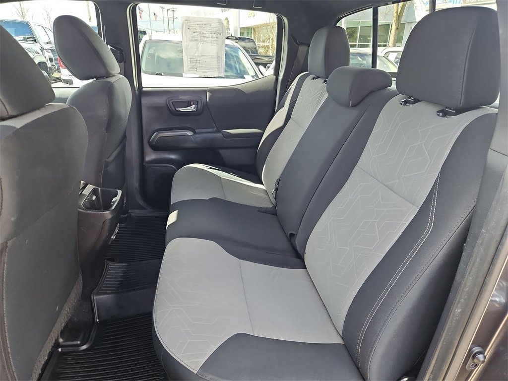 Used 2021 Toyota Tacoma TRD Off-Road image 14