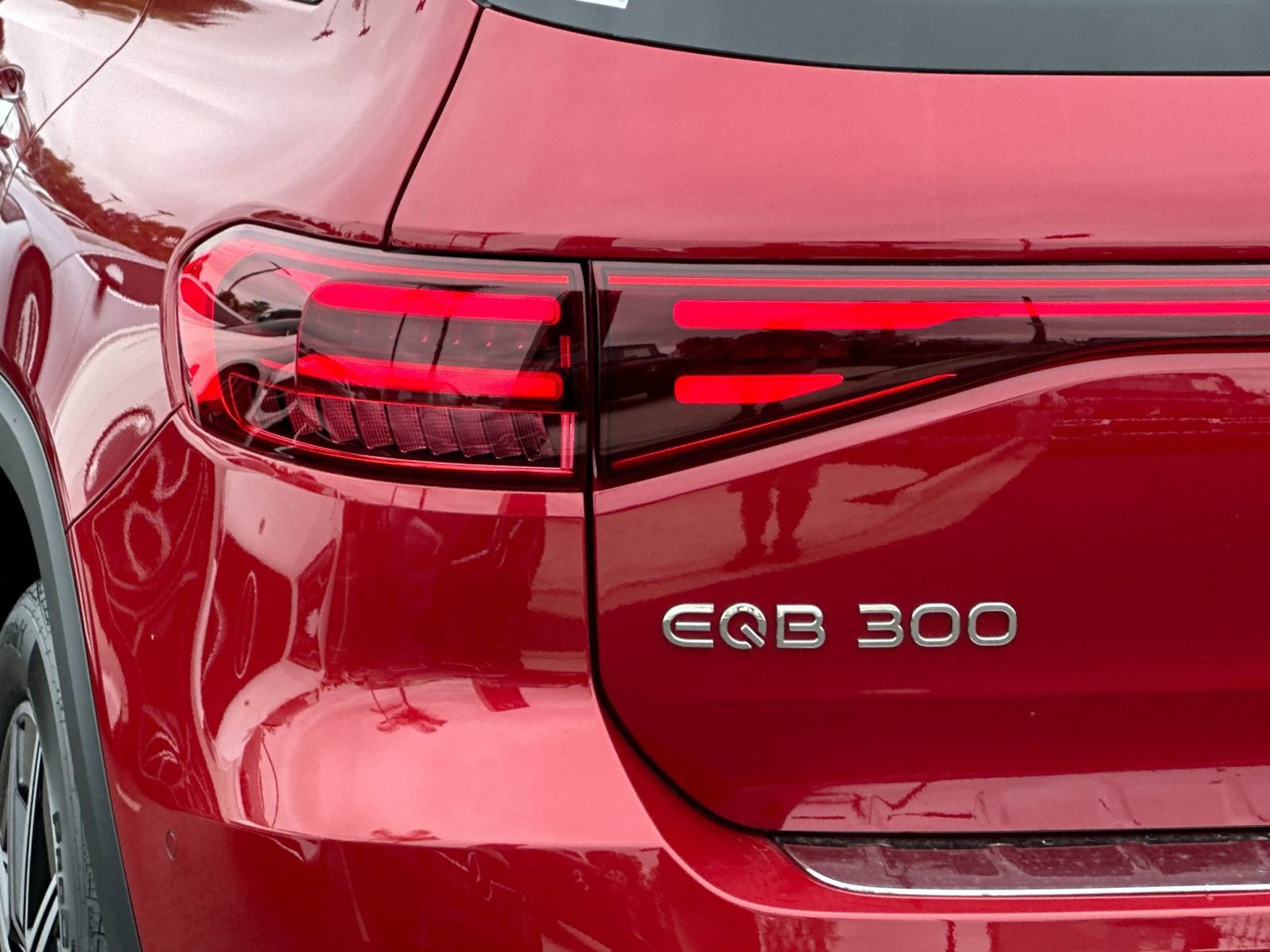 New 2024 Mercedes-Benz EQB 300 4MATIC image 33