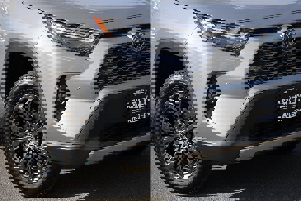 Used 2024 Toyota RAV4 Limited w/ Advanced Technology Package image 6