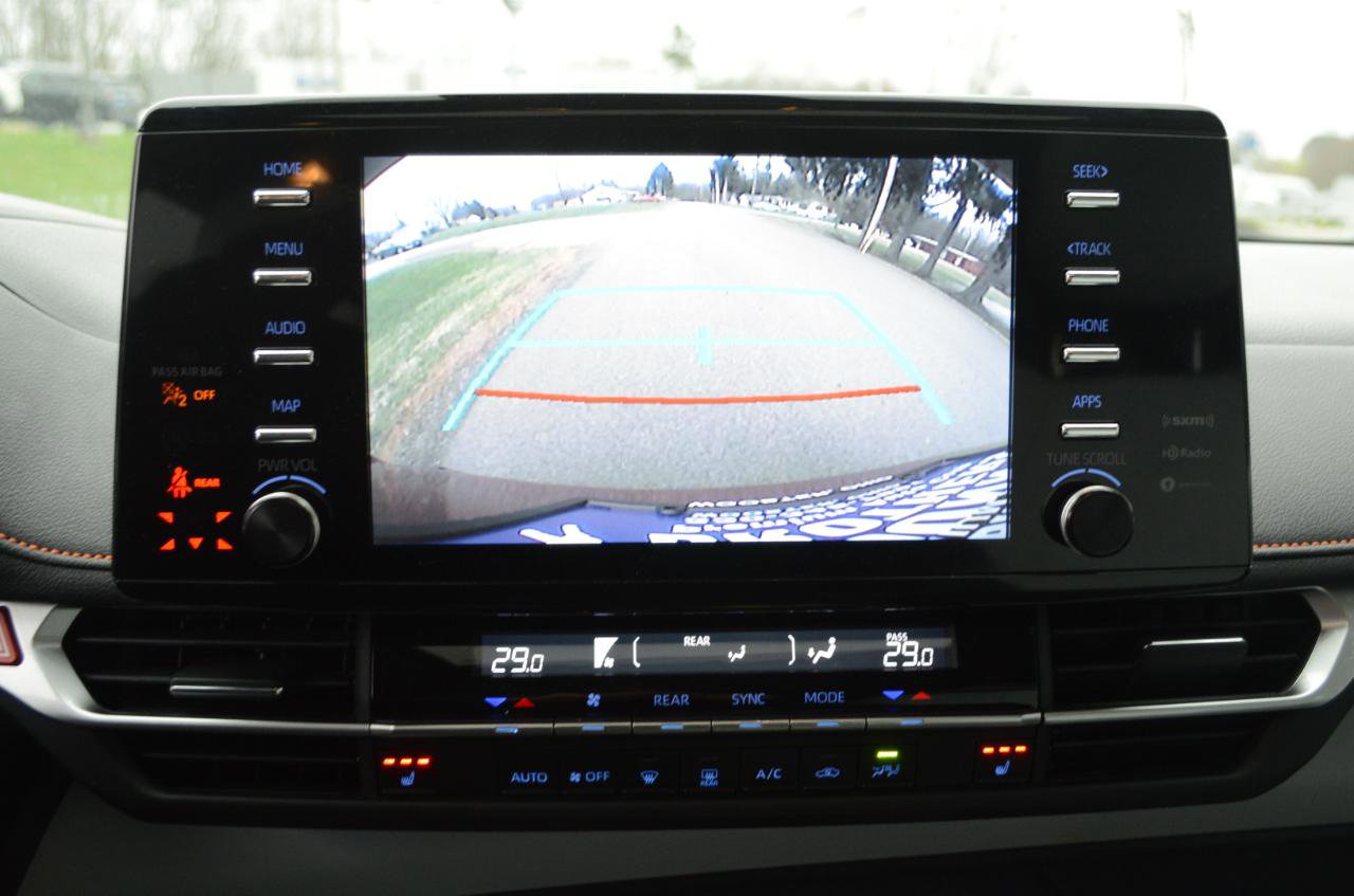 Used 2024 Toyota Sienna XSE AWD/4WD image 27
