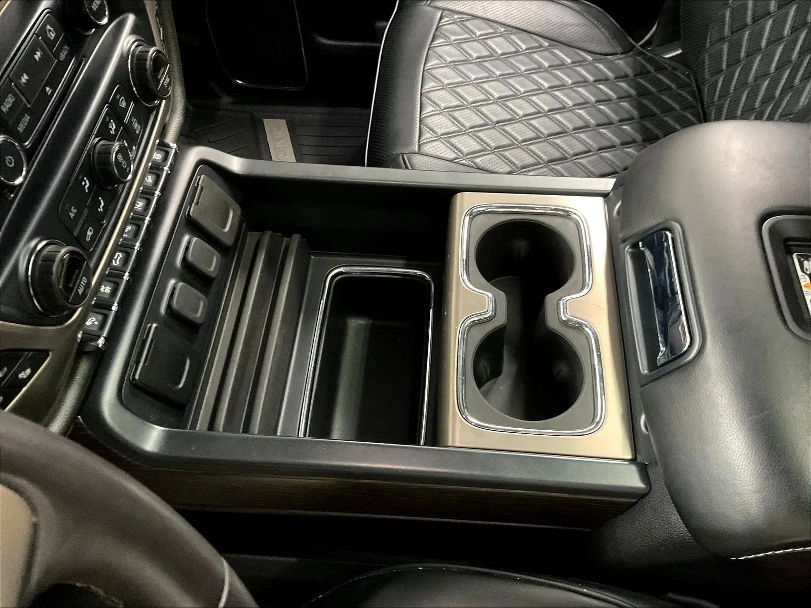 Used 2018 GMC Sierra 2500 Denali w/ Duramax Plus Package AWD/4WD image 23