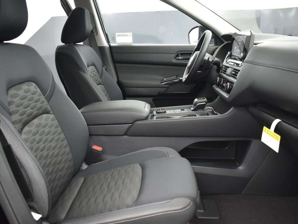 New 2025 Nissan Pathfinder S image 22