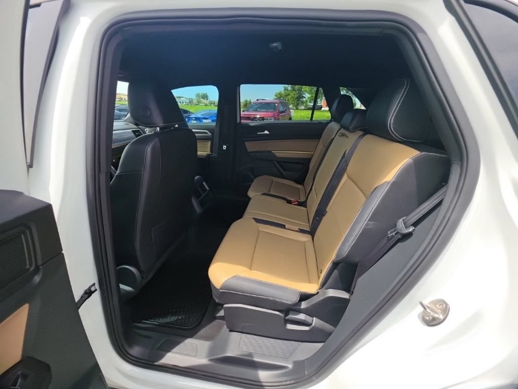 Used 2022 Volkswagen Atlas Cross Sport SE FWD image 26