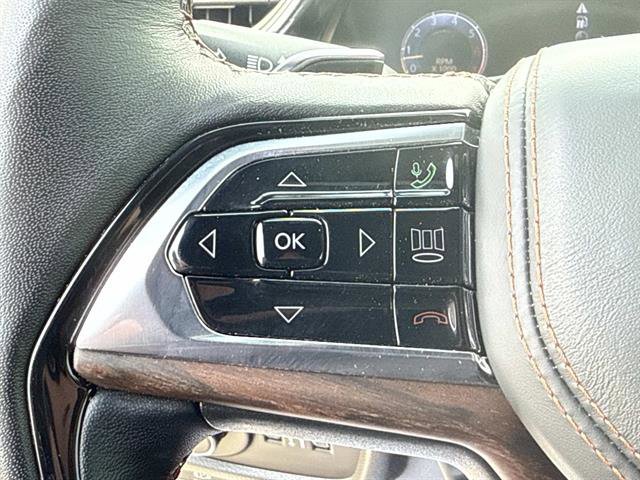 Used 2023 Jeep Grand Cherokee L Summit w/ Advanced Protech Group IV AWD/4WD image 28