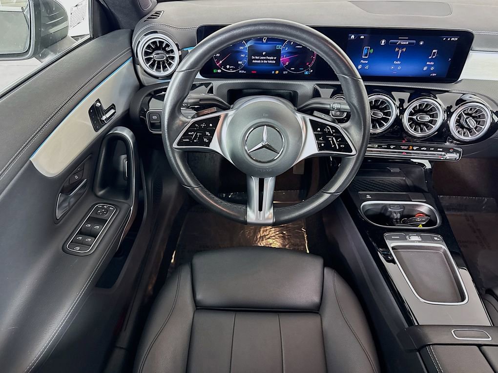 Used 2025 Mercedes-Benz CLA 250 image 23