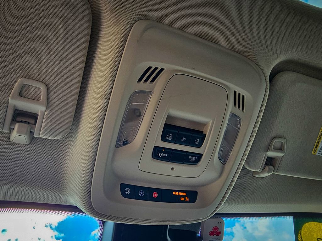 Certified 2023 Buick Envision Essence w/ Sport Touring Package image 30