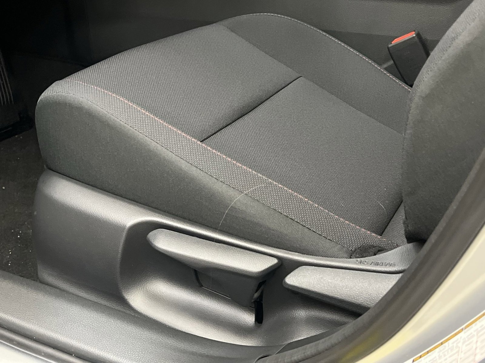 New 2026 Toyota Prius SE image 8