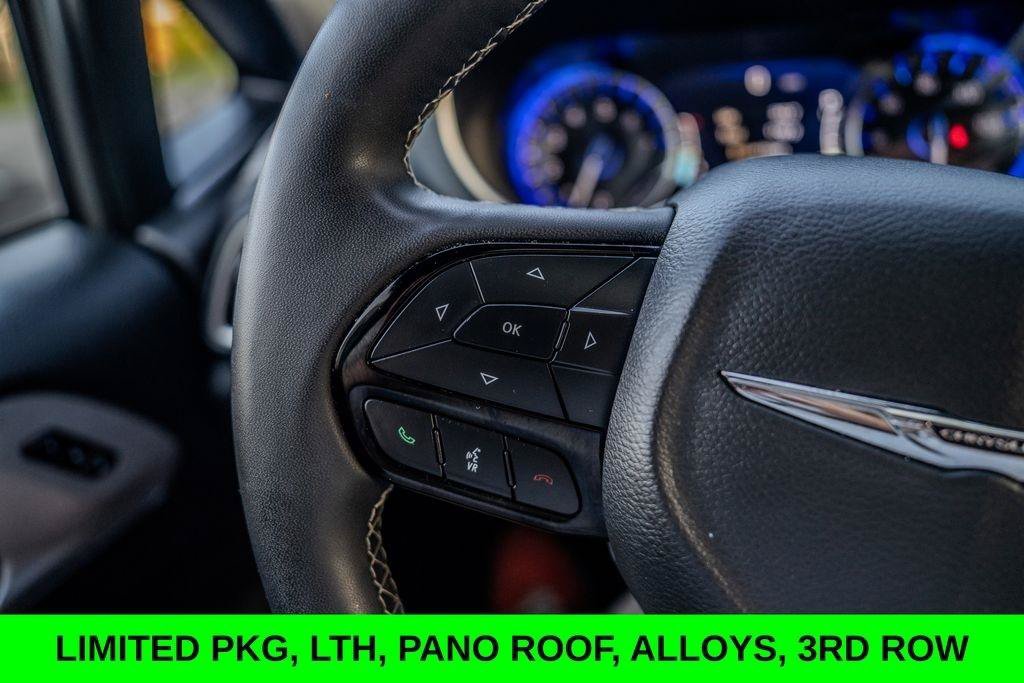 Used 2025 Chrysler Pacifica Limited FWD image 34
