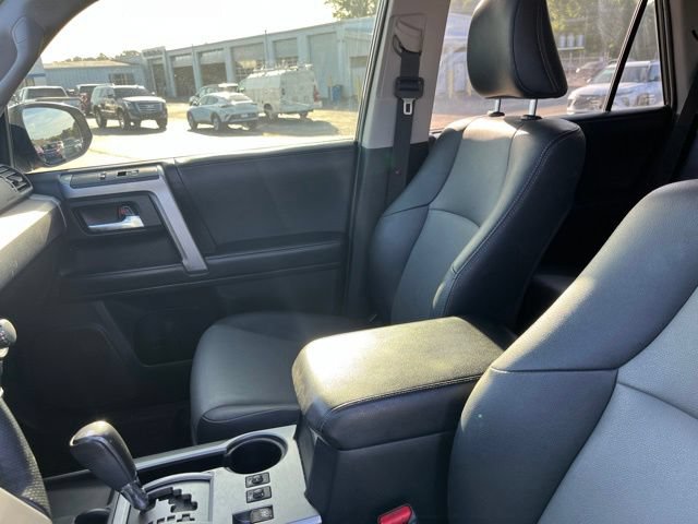 Used 2022 Toyota 4Runner SR5 Premium w/ Moonroof Package RWD image 10