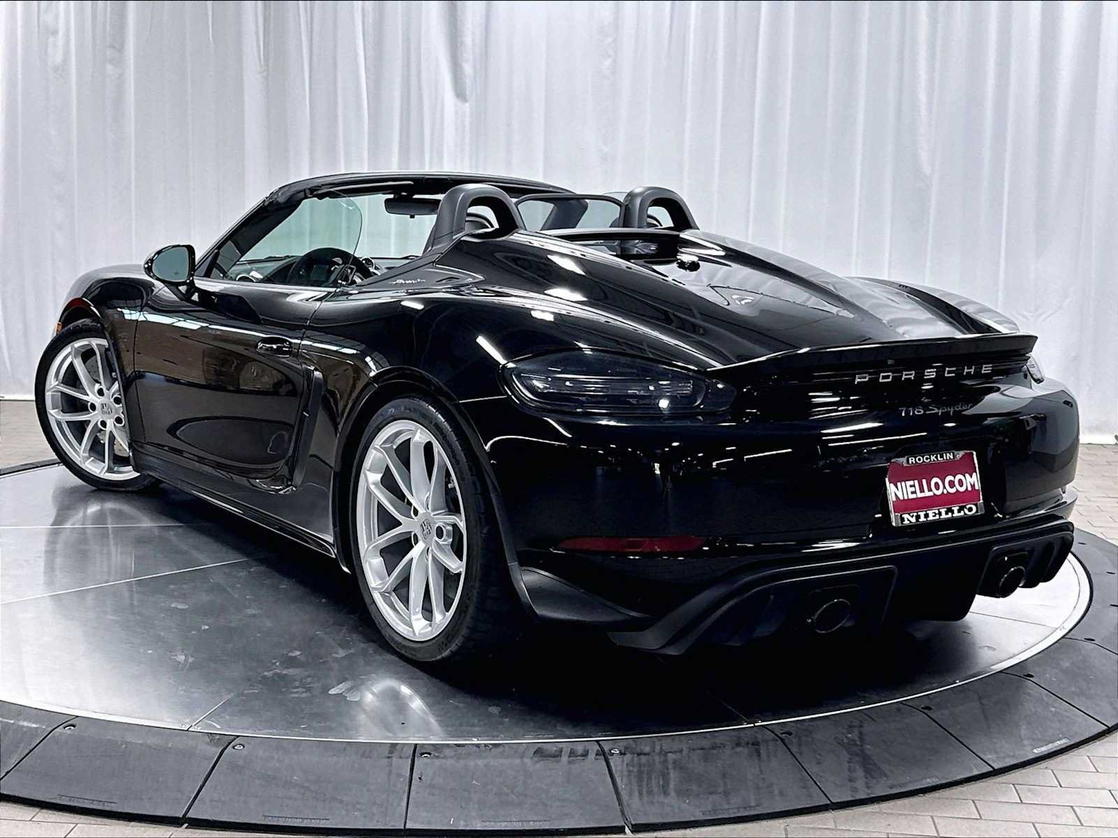 Used 2022 Porsche 718 Boxster Spyder RWD image 3