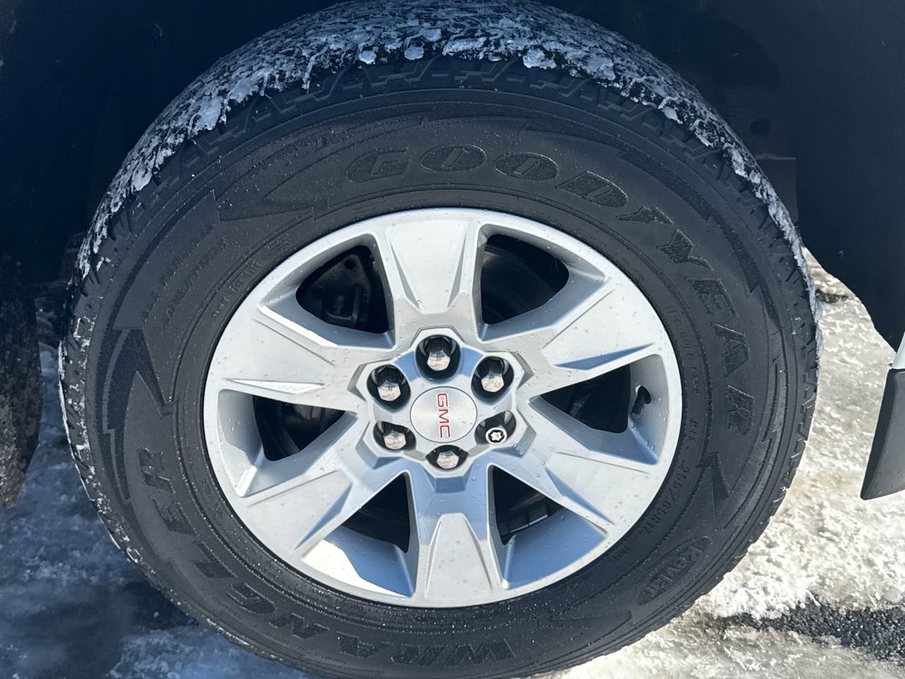 Used 2018 GMC Canyon All Terrain image 9