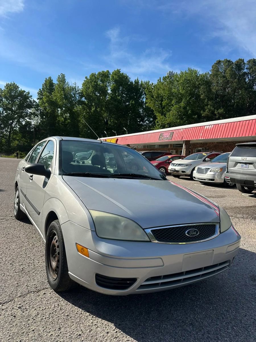 Used 2005 Ford Focus SE FWD image 3
