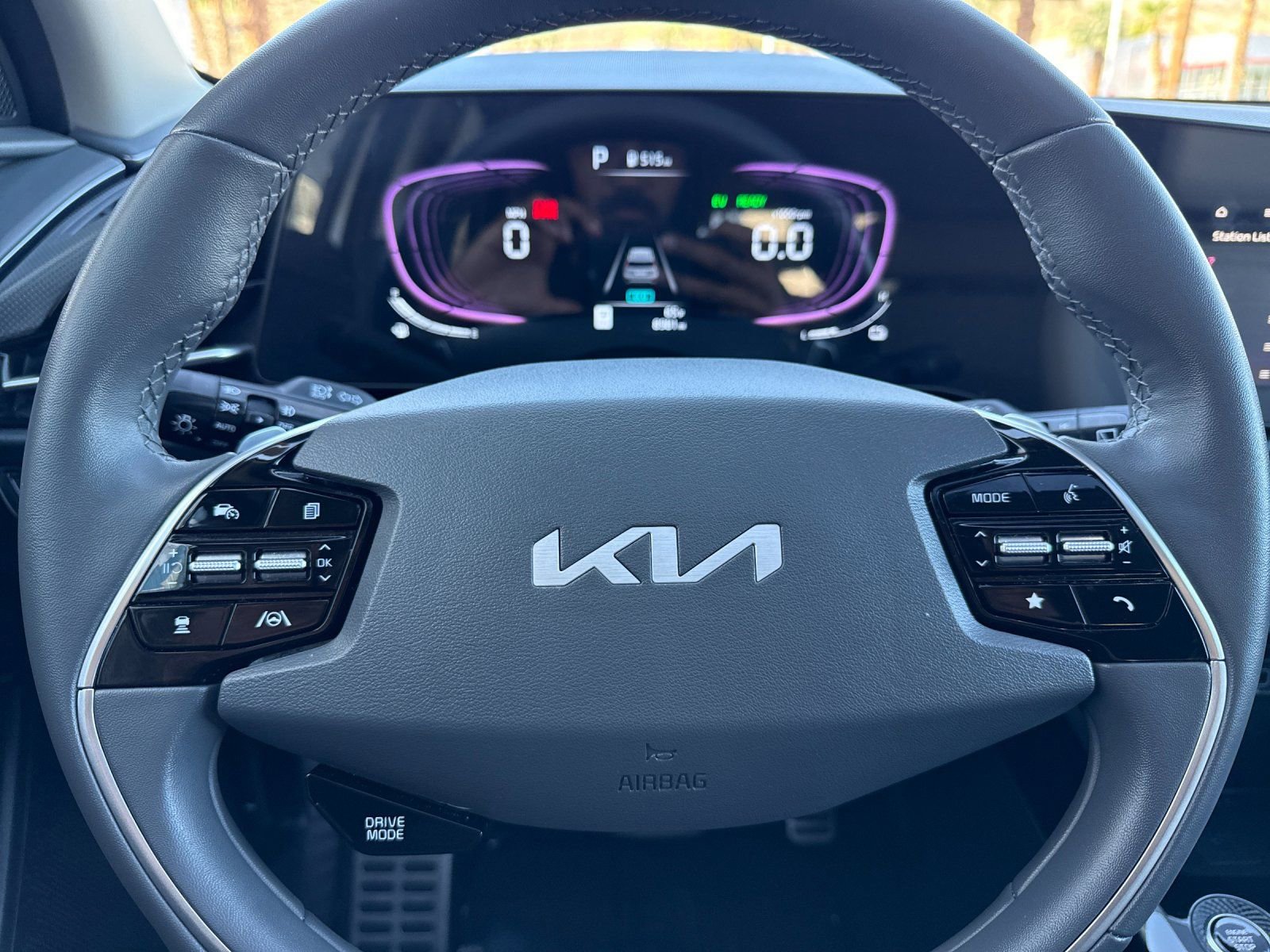 Used 2025 Kia Niro EX Touring image 23