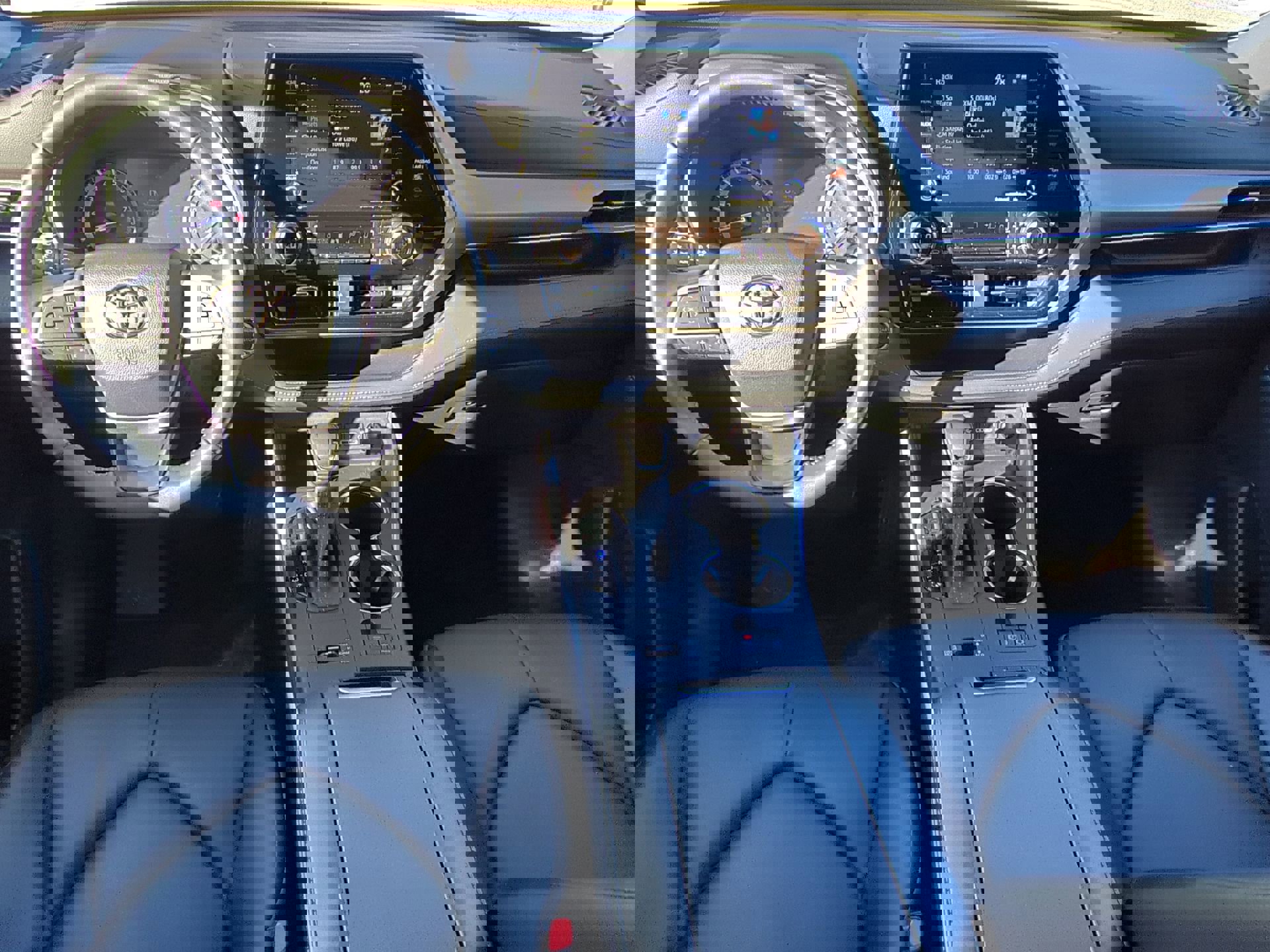 Used 2022 Toyota Highlander XLE image 14