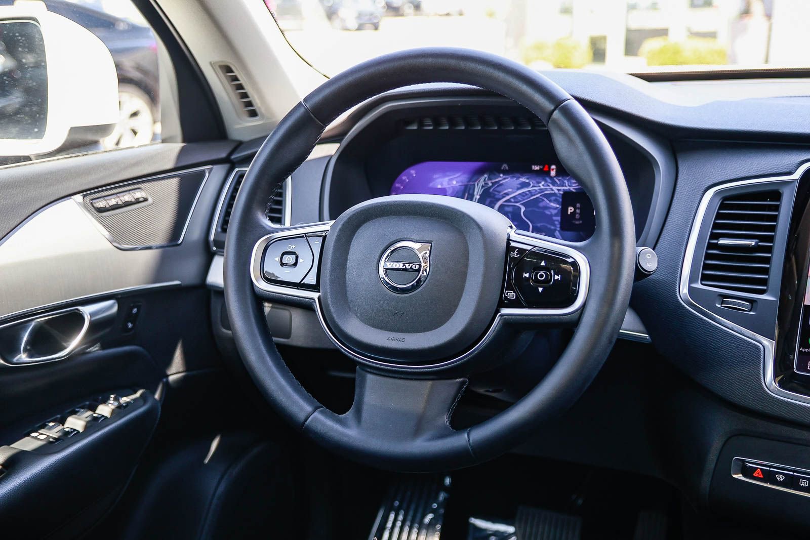 Used 2023 Volvo XC90 B5 Core image 16