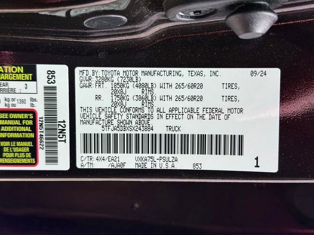 Used 2025 Toyota Tundra Limited AWD/4WD image 30