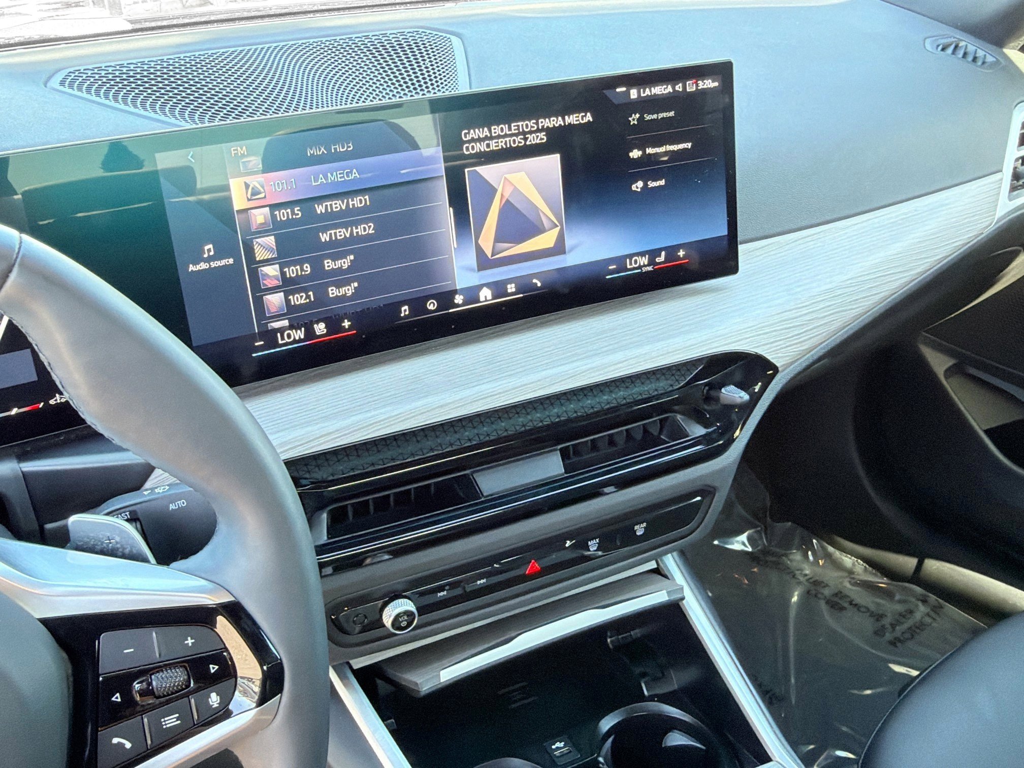 Used 2025 BMW 330i Sedan image 27